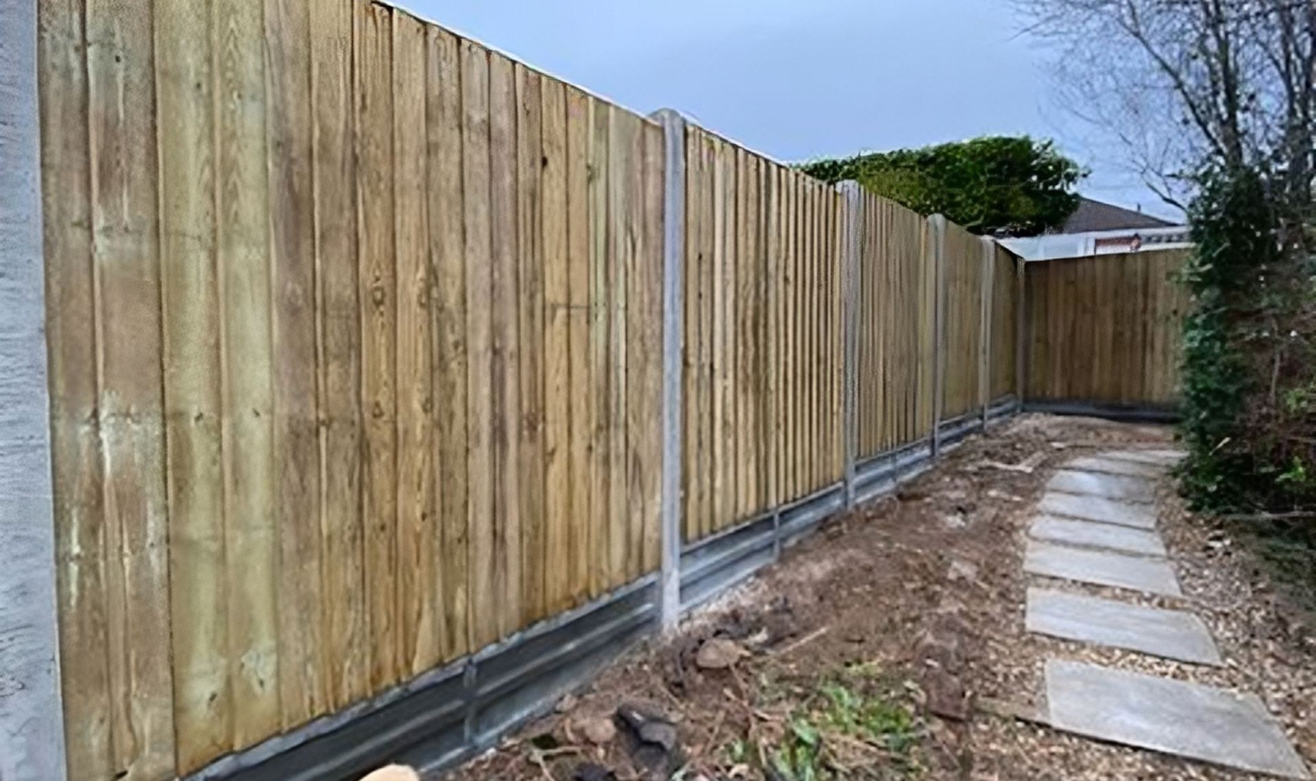 Balmoral road salisbury closeboard fencing completed.