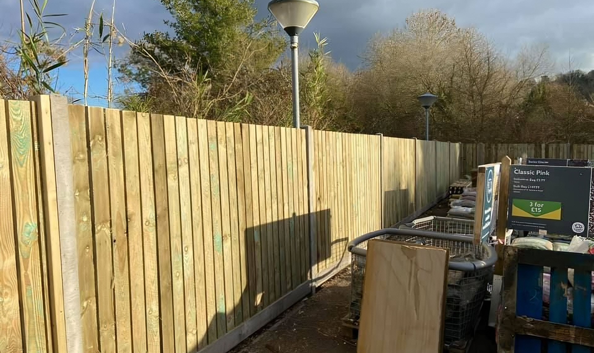 Closeboard fence in amesbury completed looking at the corner.